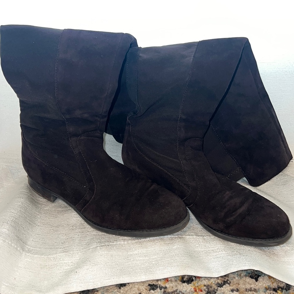 Brown Over-the-Knee Flat Boots. Size 7.5